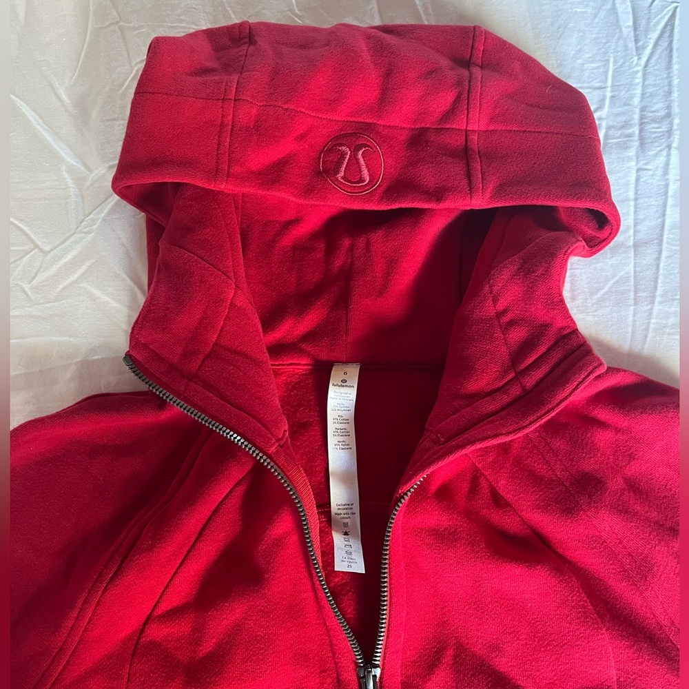 Red Lululemon jacket❤️
